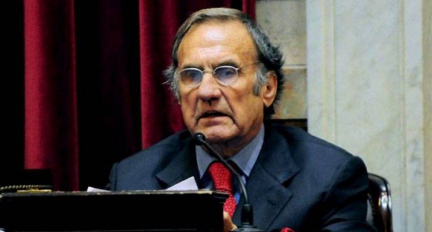 Mejor&oacute; el estado de salud de Reutemann y recibir&iacute;a el alta