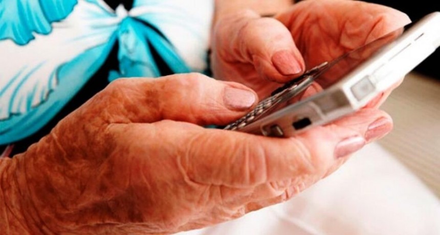 Personas mayores: Capacitaciones para que la virtualidad no sea una barrera