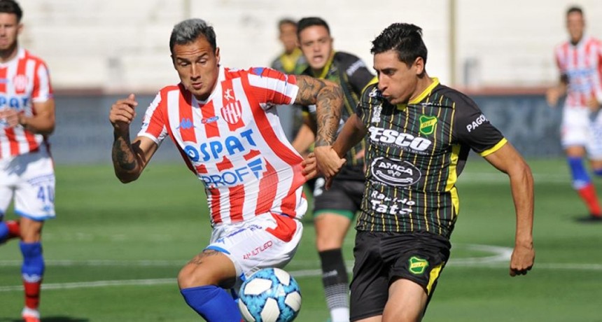 Uni&oacute;n de Santa Fe y Defensa y Justicia definen su futuro en la Copa de la Liga