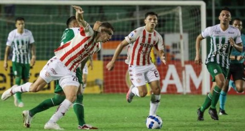Unión juega un partido clave ante Oriente Petrolero