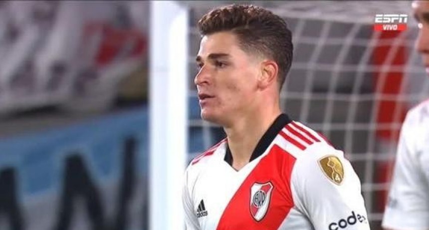 Seis goles de Juli&aacute;n &Aacute;lvarez y goleada Monumental de River