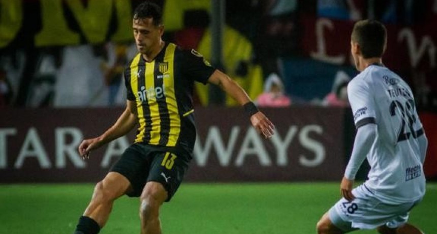 Col&oacute;n cay&oacute; en su visita a Pe&ntilde;arol pero igual termin&oacute; puntero