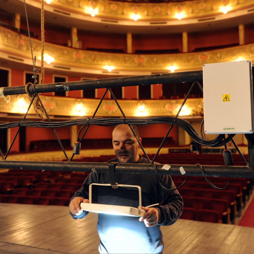 La Municipalidad renovó el sistema eléctrico del Teatro Municipal 1º de Mayo