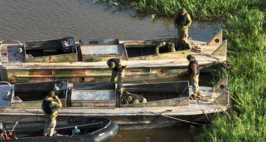 El Ejercito comenz&oacute; a retirarlo para abrir paso a la laguna Set&uacute;bal