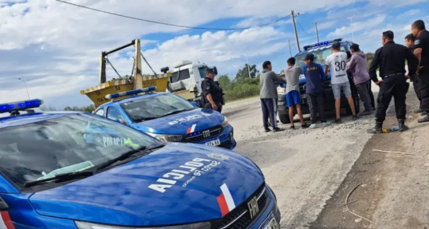 Detuvieron a siete personas por tirar piedras en circunvalaci&oacute;n