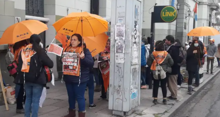 Profesionales de la salud se movilizan este martes en pedido de una revisi&oacute;n salarial