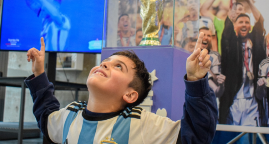 M&aacute;s de 7.000 personas visitaron la Copa del Mundo en la ciudad de Santa Fe