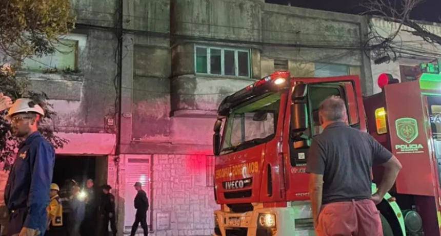 Se incendi&oacute; el dep&oacute;sito de un negocio que comercializa acr&iacute;lico