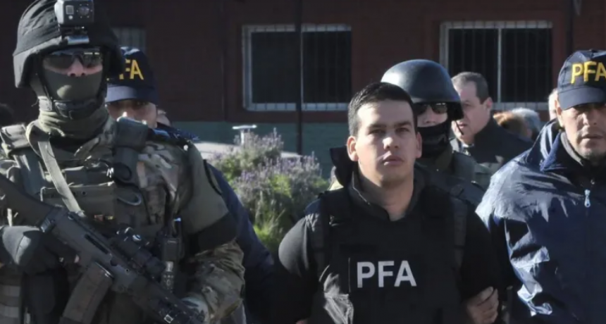 Operativo policial en el Cullen por una operaci&oacute;n de un narco de "Los Monos"