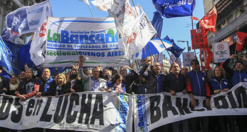 Bancarios: no hubo acuerdo y hay amenaza de paro