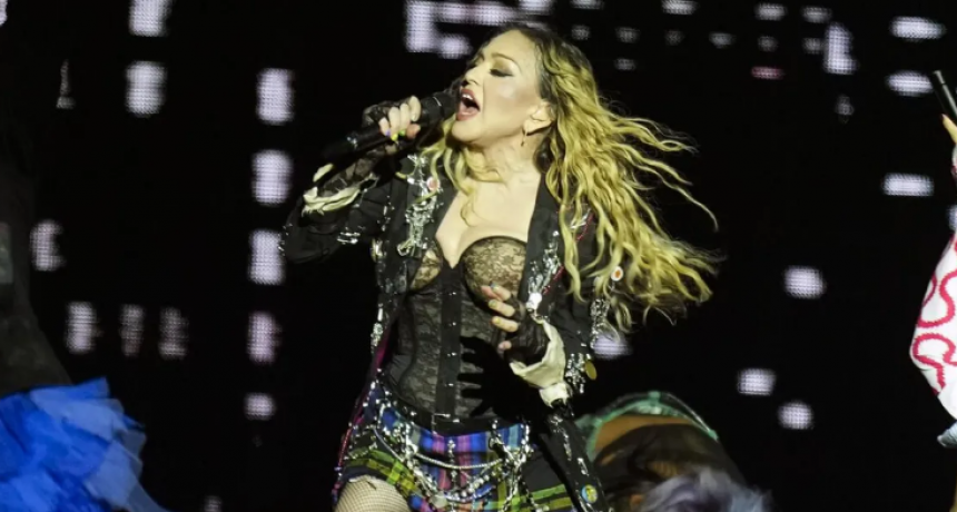 Madonna brill&oacute; ante un mill&oacute;n y medio de personas en las playas de Copacabana