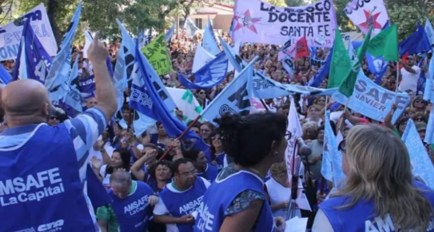 Docentes p&uacute;blicos paran mi&eacute;rcoles y jueves