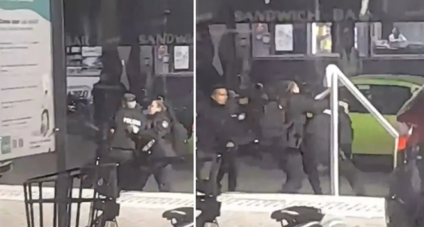 Ins&oacute;lito: tres polic&iacute;as se agarraron a trompadas en la terminal de &oacute;mnibus