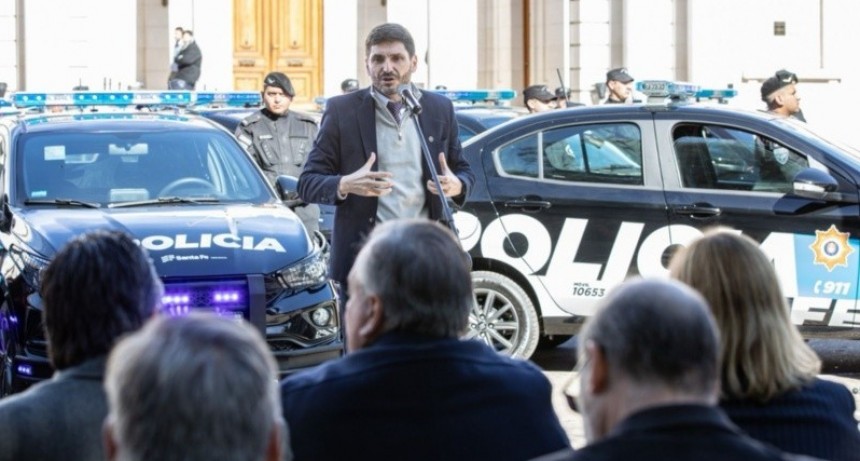 Pullaro: "Quienes vienen a hablar de derechos humanos y que los presos son pobrecitos, que se los lleven a sus casas"