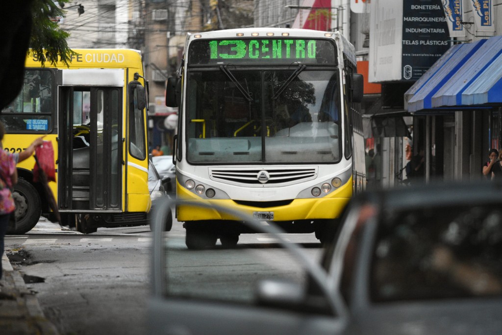 La UTA anunció un paro de colectivos para el martes 6 de mayo