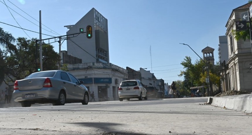 Habilitaron el tr&aacute;nsito en la esquina de 9 de Julio y bulevar tras un a&ntilde;o de trabajo en el socav&oacute;n