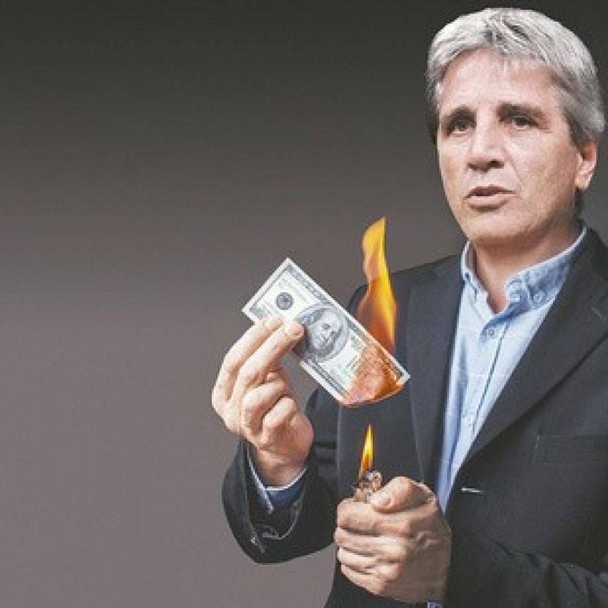 Luis Caputo, sobre el uso de d&oacute;lares: "La idea es comprar lo que quieras y que nadie te pida explicaciones"