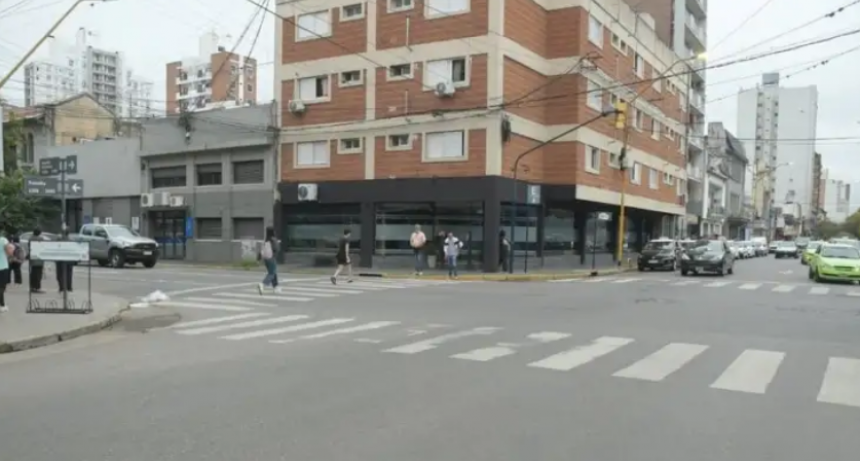 Piden habilitar el giro a la derecha en Suipacha y Tucum&aacute;n para descomprimir el tr&aacute;nsito en el centro