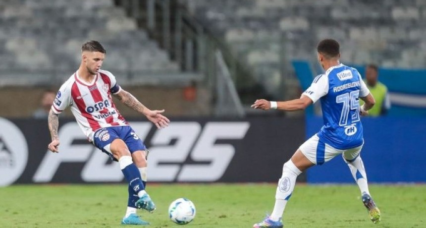 Uni&oacute;n se la banc&oacute; con uno menos y cerr&oacute; su participaci&oacute;n en la Sudamericana en Brasil