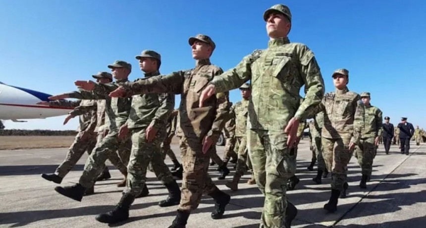 Pondr&aacute;n en marcha el Servicio Militar Voluntario: "Hay que inculcar los altos valores que siempre caracterizaron a las FFAA"
