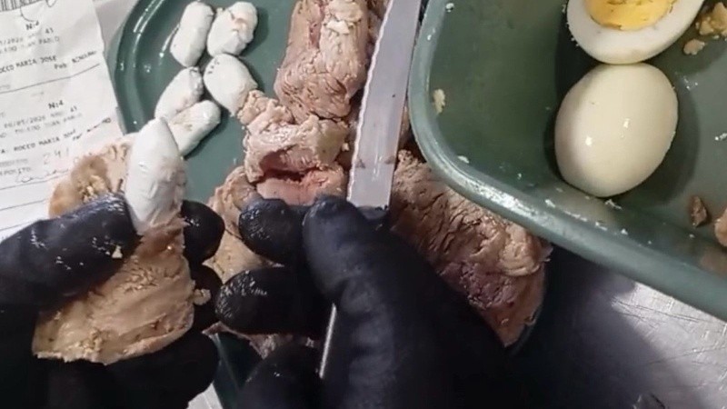 Una mujer fue detenida al intentar ingresar coca&iacute;na oculta en bifes a la c&aacute;rcel de Las Flores
