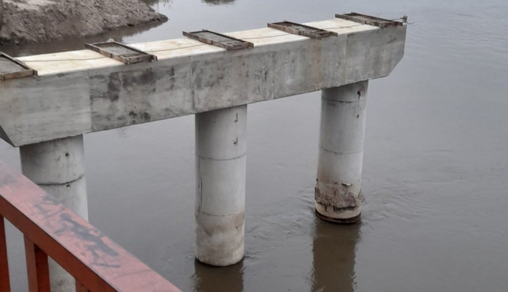 Detectaron una falla en una de las columnas del Nuevo Puente Carretero