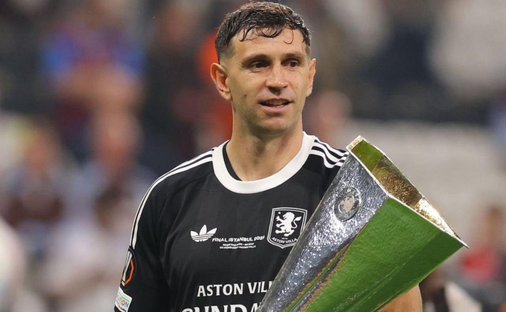 Dibu Mart&iacute;nez campe&oacute;n de la Europa League: el Aston Villa le gan&oacute; la final al Friburgo con un golazo de Emiliano Buendia