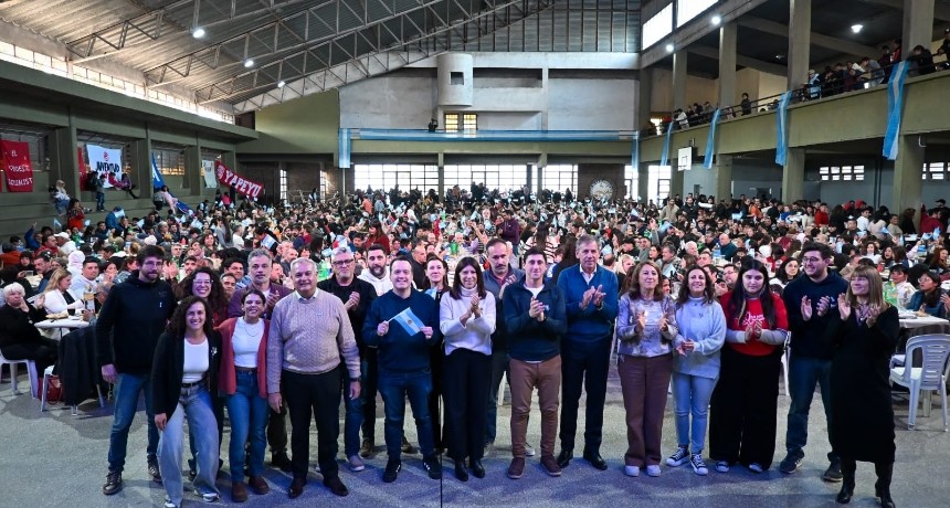 Unidad y protagonismo: multitudinario encuentro patrio del Socialismo Santafesino con la mirada puesta en el futuro