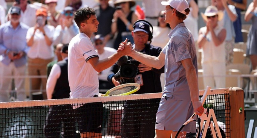 Batacazo en Roland Garros: Juan Manuel Cer&uacute;ndolo elimin&oacute; a Sinner
