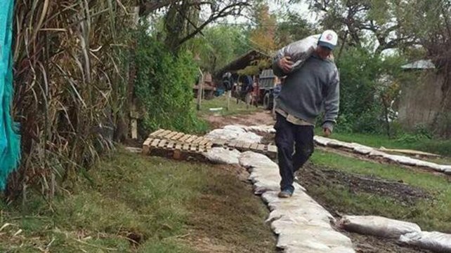 Rincón: 250 familias afectadas por la crecida del río Paraná