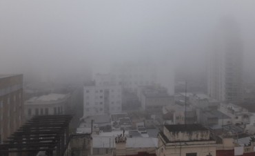 Fr&iacute;o e intensa neblina en la ma&ntilde;ana de Santa Fe