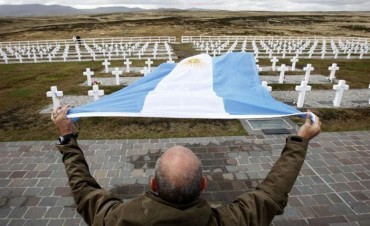 Este mes comienza la exhumaci&oacute;n de los 123 soldados argentinos sepultados en las Islas Malvinas