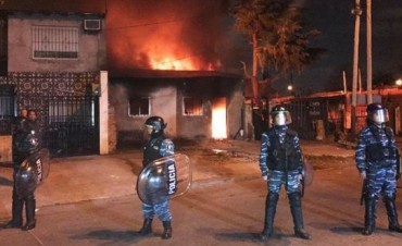 Incendian la casa del sospechoso de asesinar al nene de 3 años en Lomas de Zamora