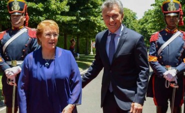 Macri viaja a Chile para reunirse con Bachelet