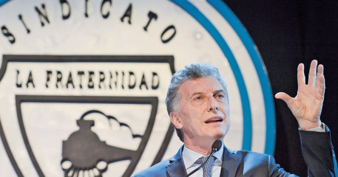 Macri destac&oacute; el valor de la industria ferroviaria 