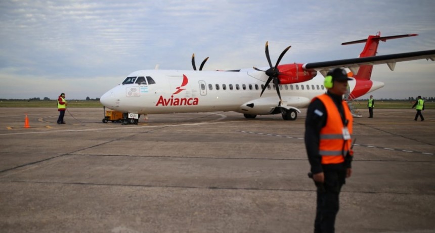 Corral particip&oacute; de la ceremonia por el vuelo inaugural de Avianca en Sauce Viejo