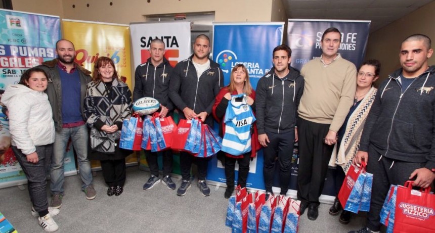 Los Pumas Kremer, Ortega Desio y Boffelli visitaron el Hospital de Ni&ntilde;os