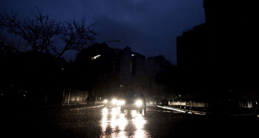 Apag&oacute;n hist&oacute;rico: qu&eacute; se sabe hasta ahora sobre el corte de luz que sacudi&oacute; al domingo