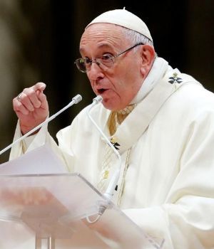 El papa Francisco llam&oacute; a declararle la guerra al bullying