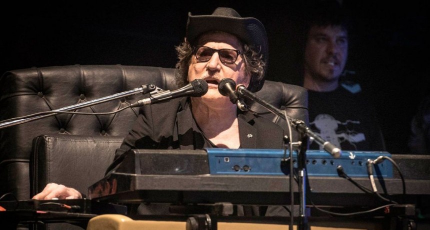 Parte m&eacute;dico de Charly Garc&iacute;a: descartaron coronavirus, pero seguir&aacute; internado