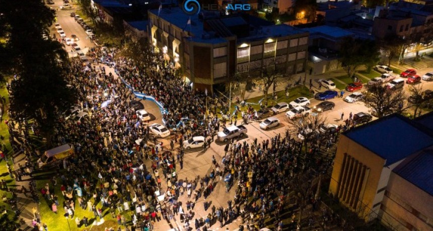 Pueblada en Avellaneda y Reconquista por la intervenci&oacute;n de Vicent&iacute;n