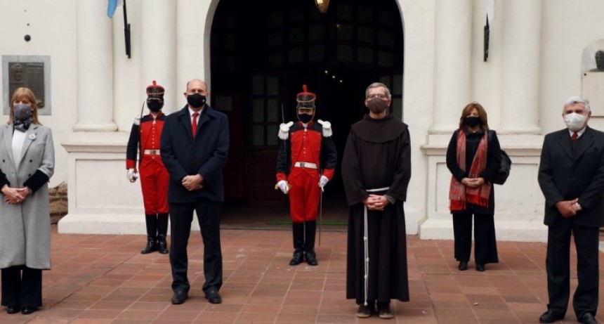 El gobernador encabez&oacute; el acto por el 182&ordm; Aniversario del fallecimiento del Brigadier Gral. Estanislao L&oacute;pez