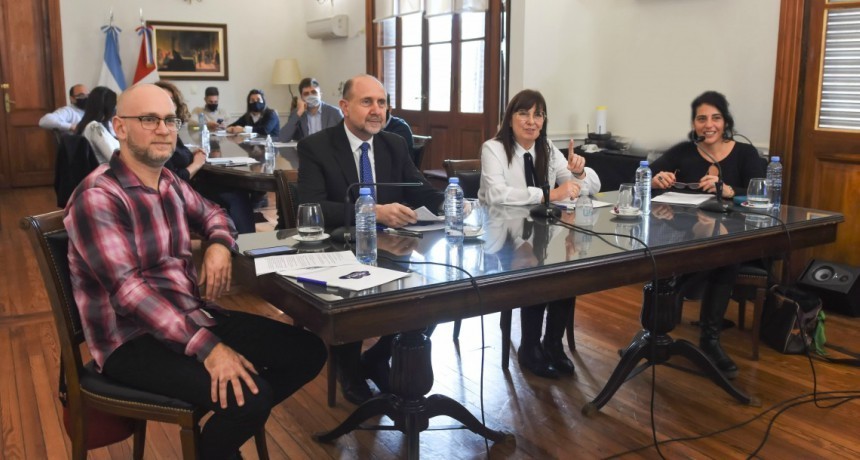 Ley Micaela: Perotti y su gabinete se capacitaron sobre violencia de g&eacute;nero