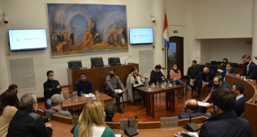 Concejales recibieron a representantes del municipio y de la Asociaci&oacute;n Hotelera Gastron&oacute;mica