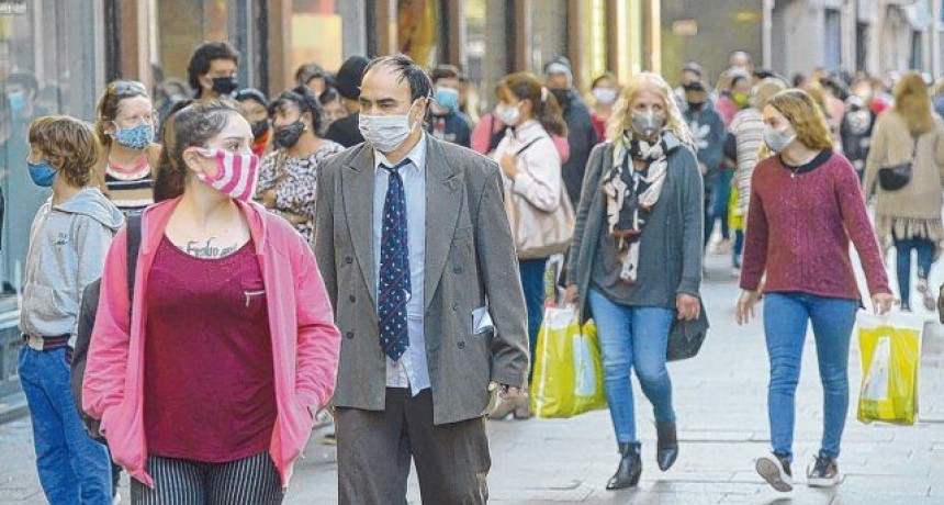 Trepa la curva de contagios y ya se eval&uacute;a regresar a fases anteriores