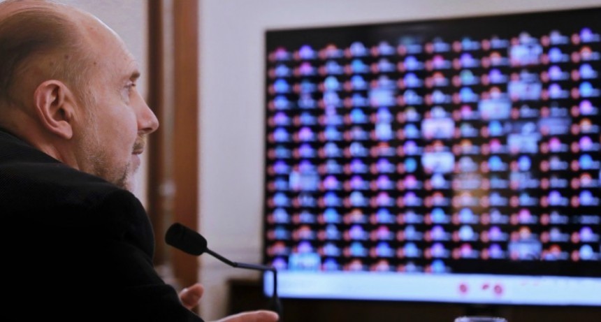 Perotti se reuni&oacute; por videoconferencia con intendentes y presidentes comunales para implementar mayores medidas restrictivas en los ingresos interprovinciales