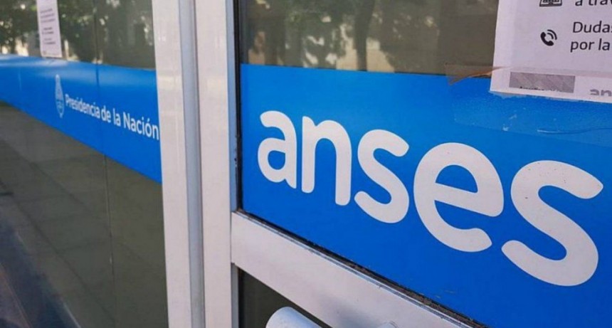 Qui&eacute;nes cobran el IFE de la Anses esta semana