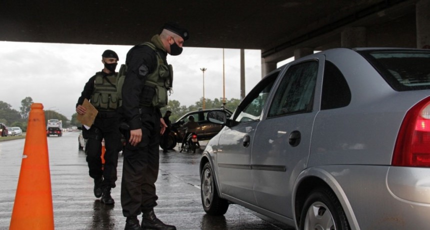 Restricciones: Hubo m&aacute;s de 1700 aprehendidos y 52 mil veh&iacute;culos controlados