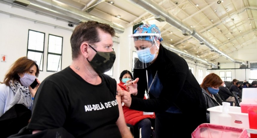 Se reabri&oacute; el registro de vacunadores voluntarios para Covid-19