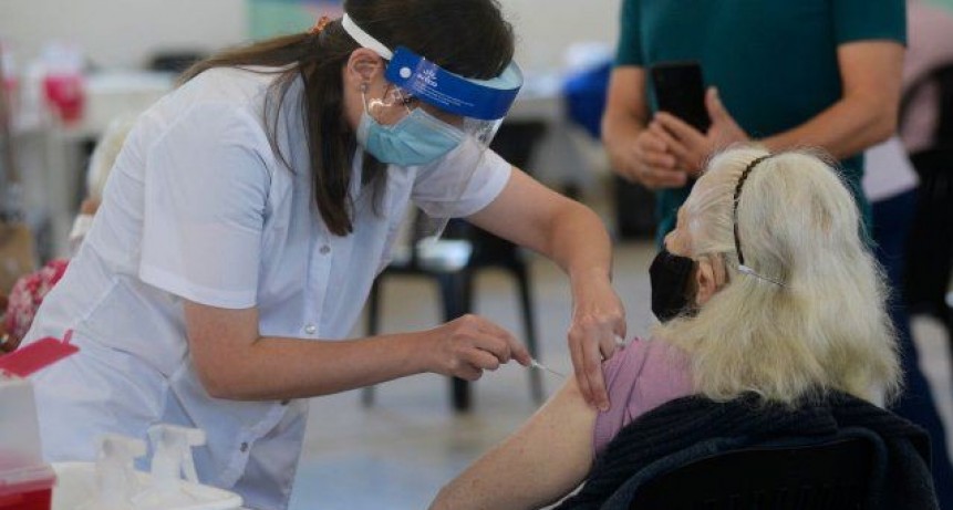 En el &uacute;ltimo mes, medio mill&oacute;n de santafesinos se inscribieron para recibir la vacuna